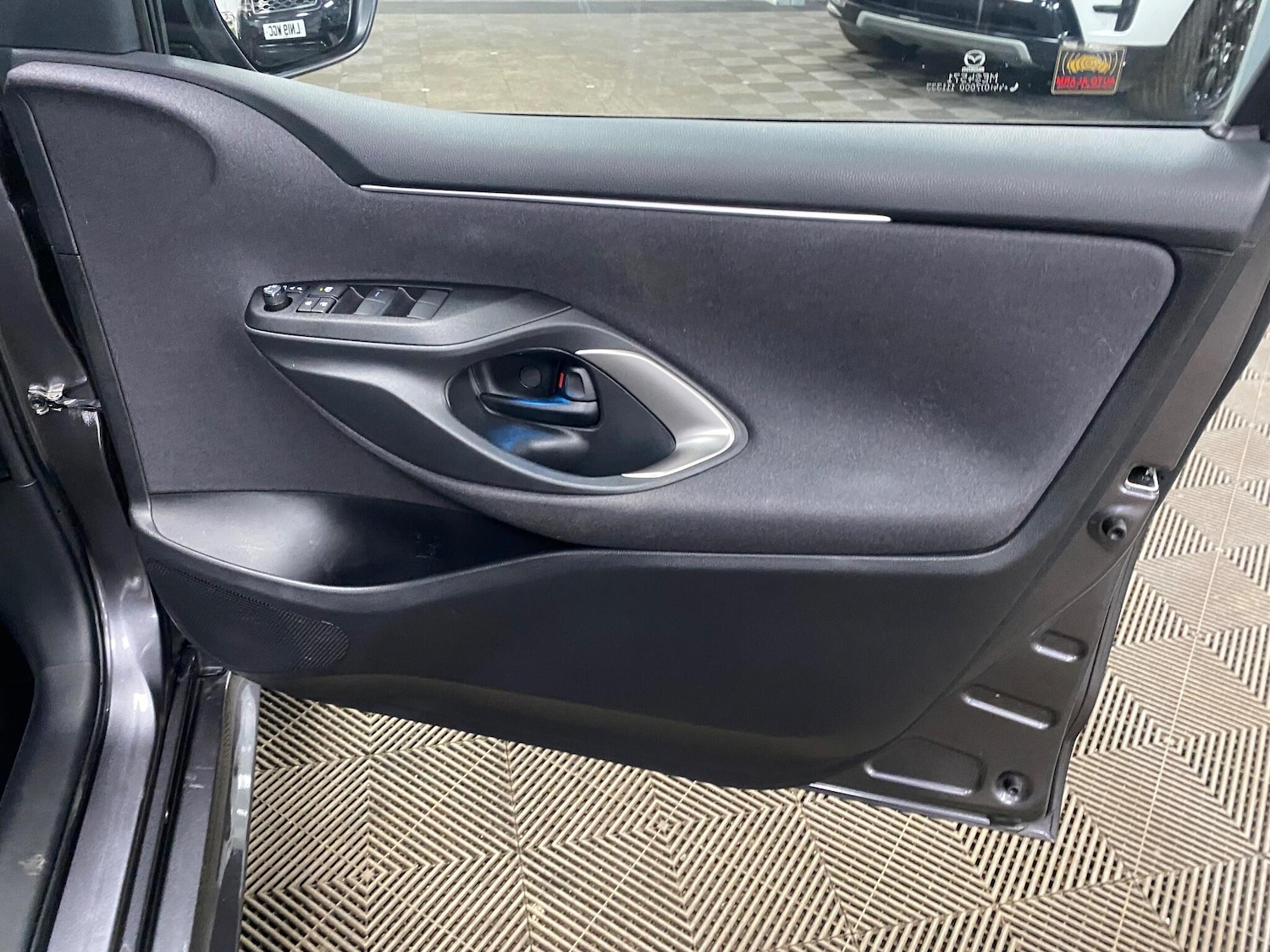 Used Mazda Mazda2 HYBRID 2023 for sale - 77892532: Photo 40