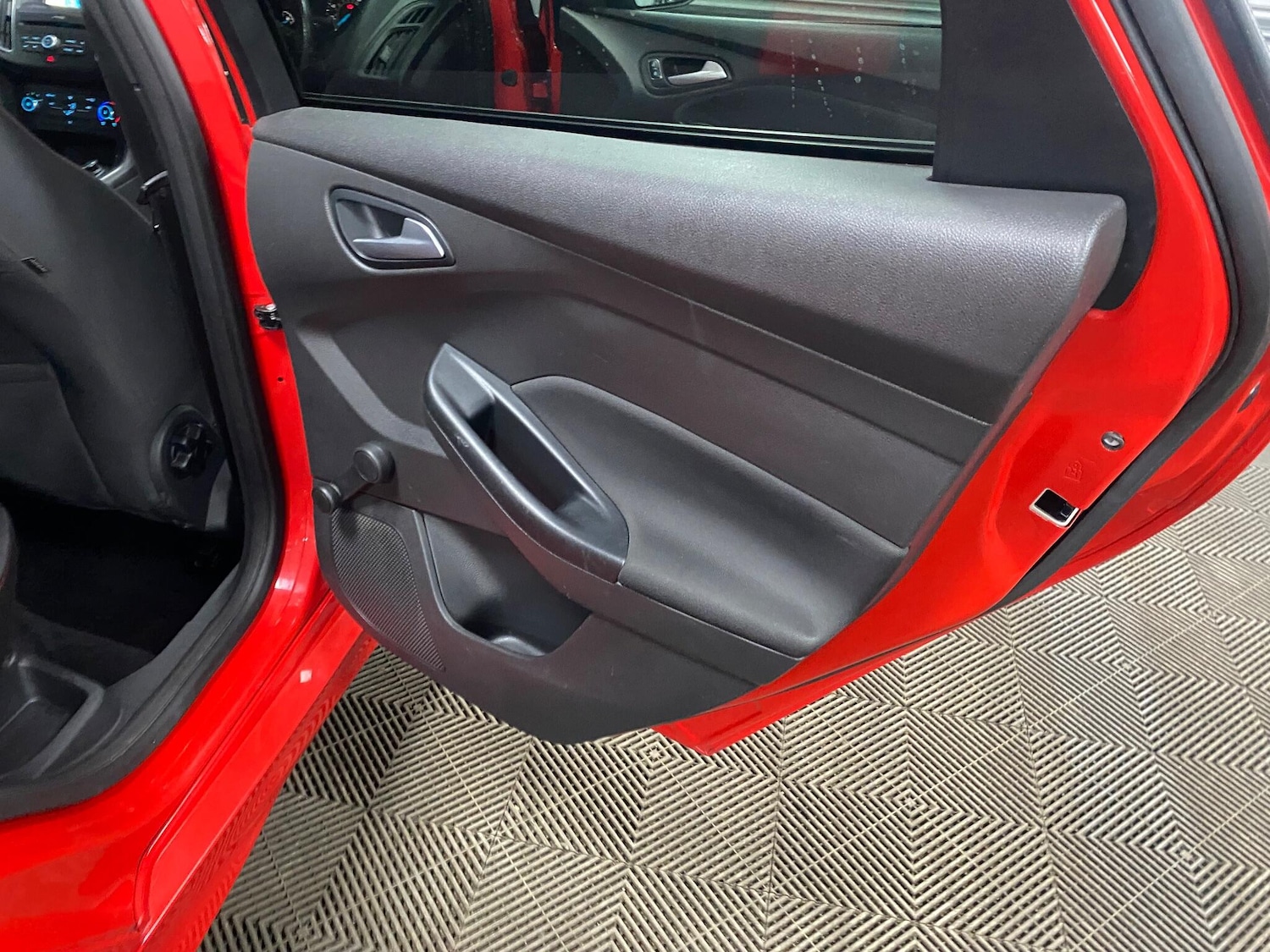 Used Ford Focus 2017 for sale - 76742732: Photo 45