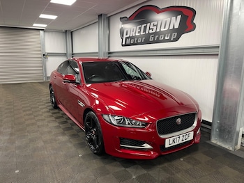 Used Jaguar XE 2017 for sale - 79180960: Photo