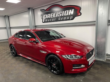 Used Jaguar XE 2017 for sale - 79180960: Photo