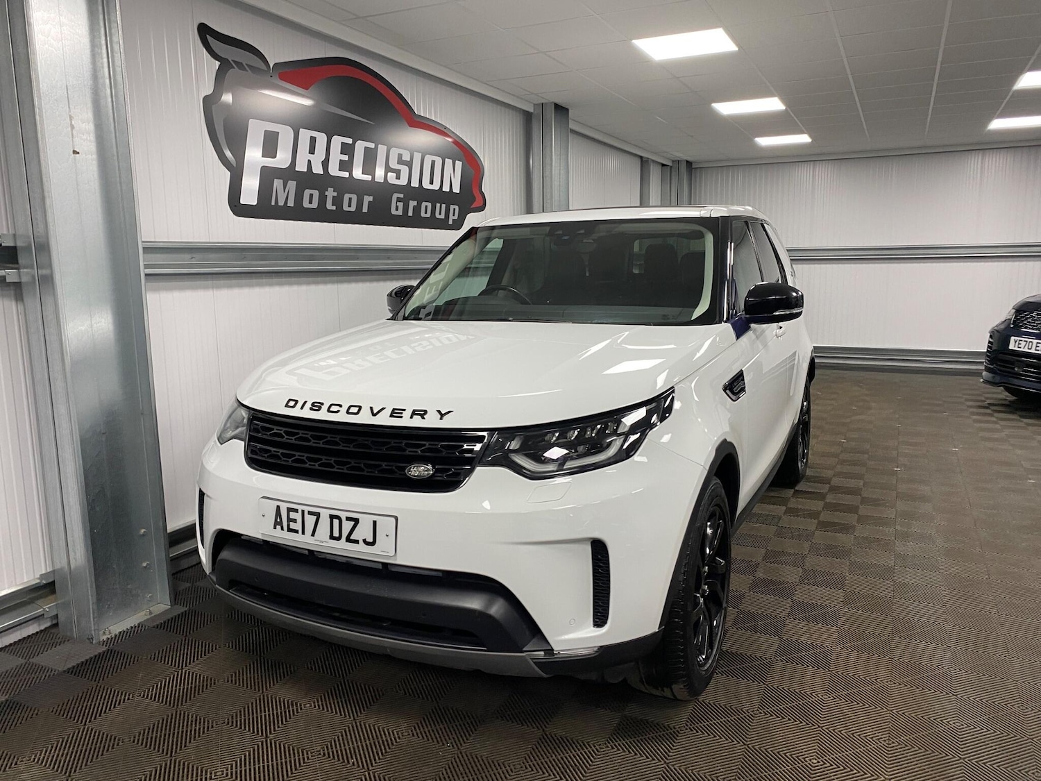 Used Land Rover Discovery 2017 for sale - 76997683: Photo 12