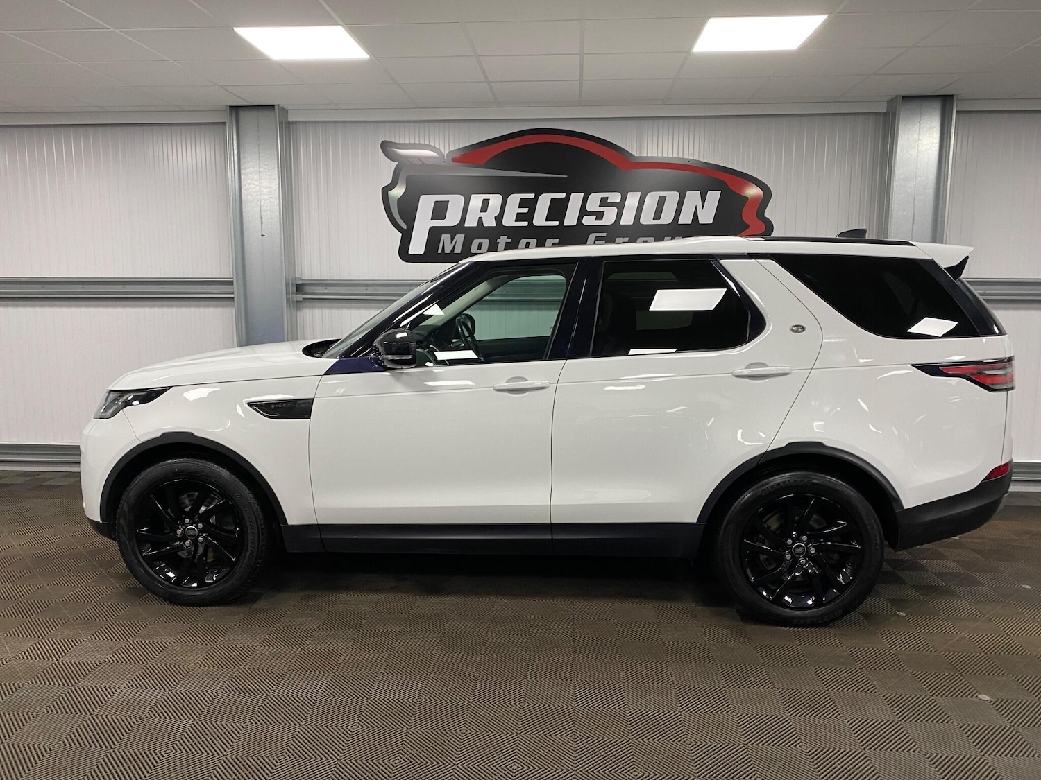 Used Land Rover Discovery 2017 for sale - 76997683: Photo 18