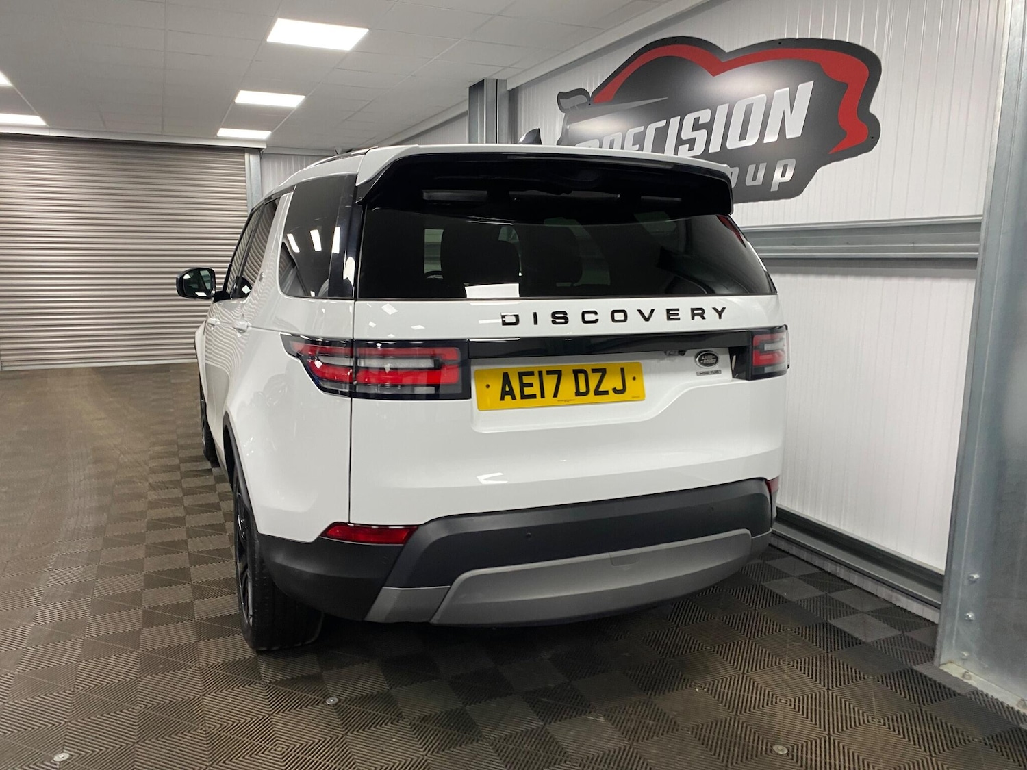 Used Land Rover Discovery 2017 for sale - 76997683: Photo 25