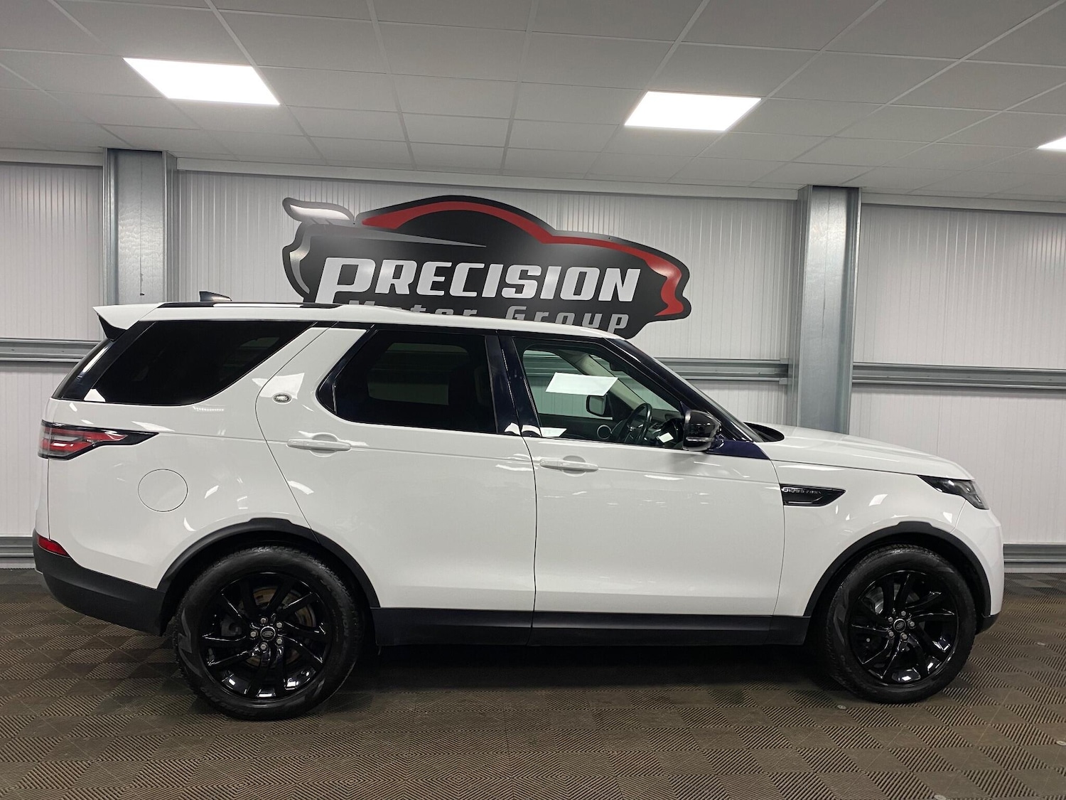 Used Land Rover Discovery 2017 for sale - 76997683: Photo 30