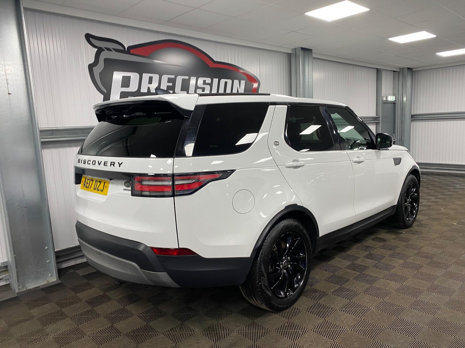 Used Land Rover Discovery 2017 for sale - 76997683: Photo 33