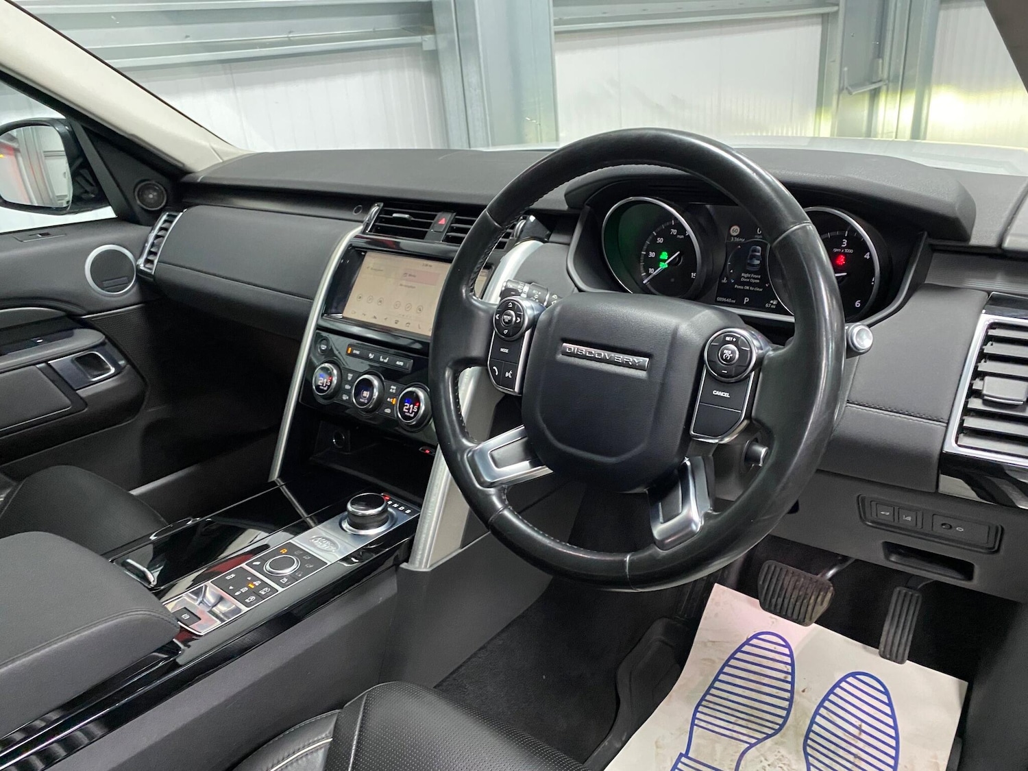 Used Land Rover Discovery 2017 for sale - 76997683: Photo 34