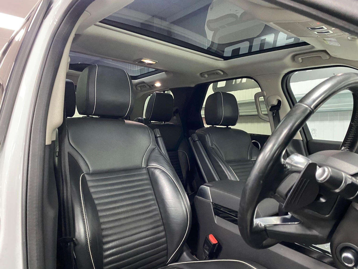 Used Land Rover Discovery 2017 for sale - 76997683: Photo 36