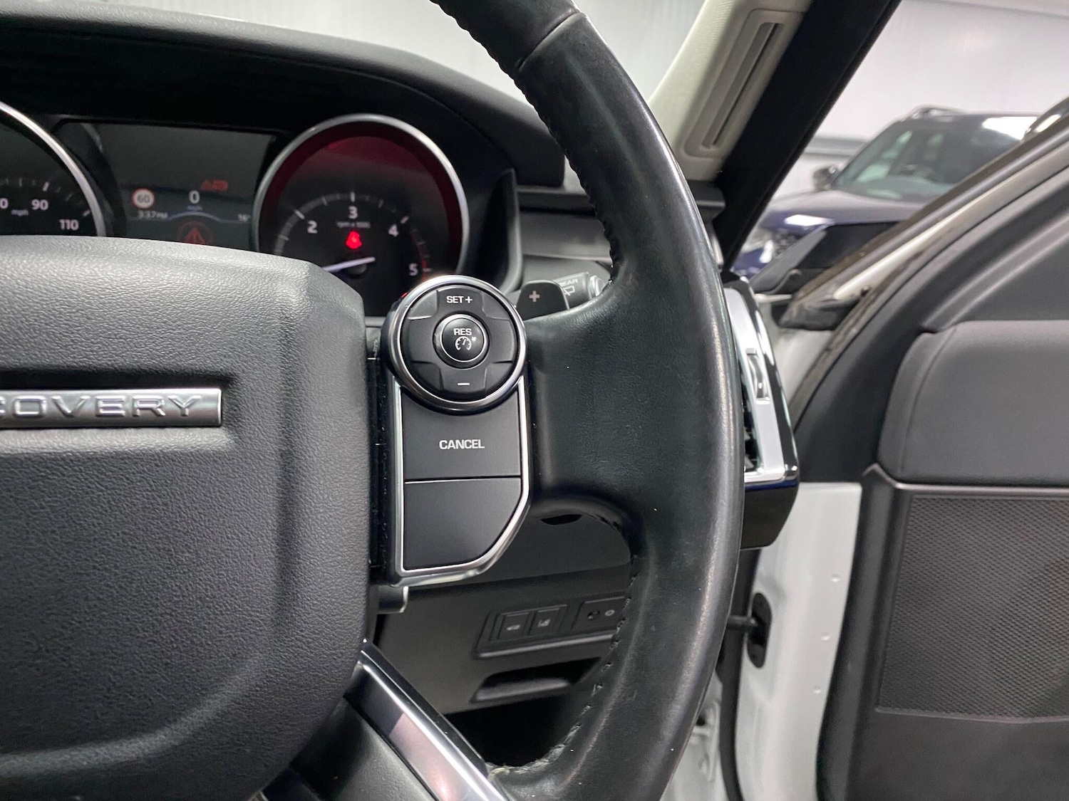 Used Land Rover Discovery 2017 for sale - 76997683: Photo 49