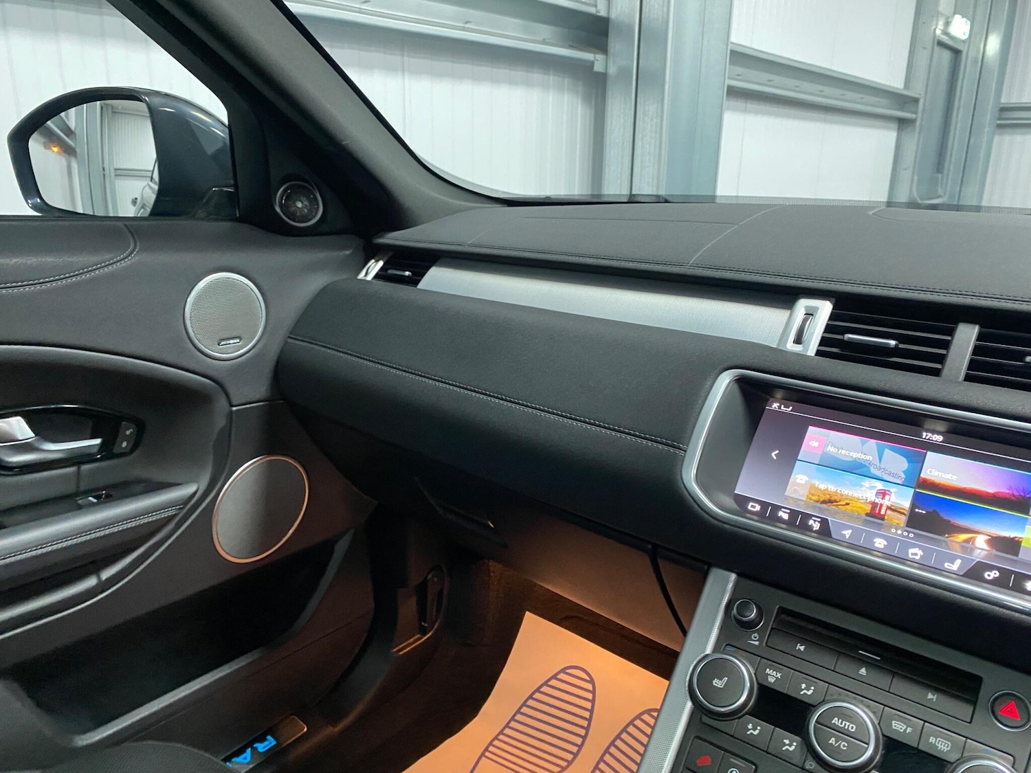 Used Land Rover Range Rover Evoque 2017 for sale - 76499699: Photo 45