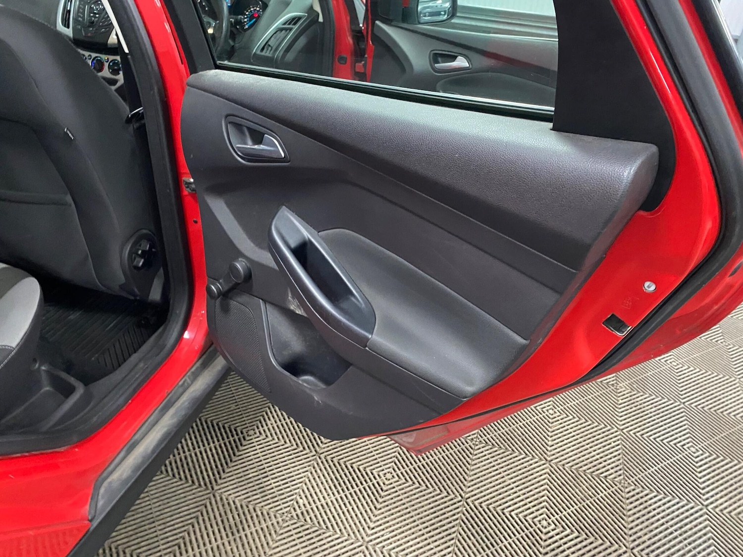 Used Ford Focus 2011 for sale - 77144276: Photo 33