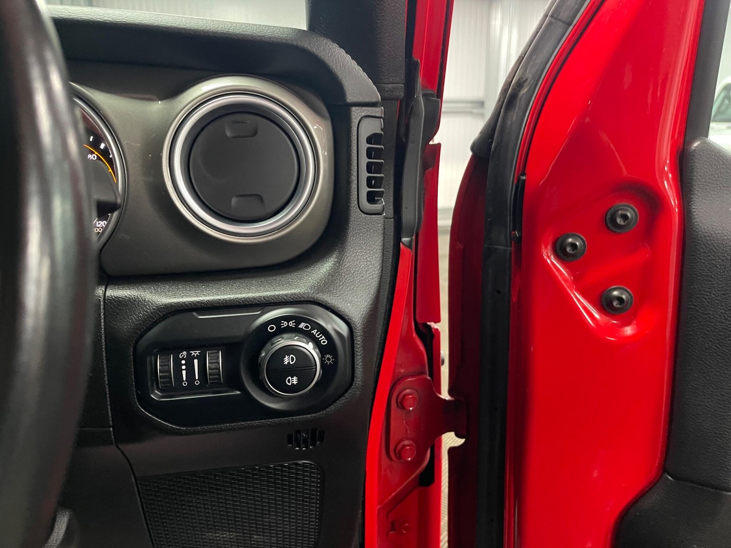 Used Jeep Wrangler 2019 for sale - 77612093: Photo 37