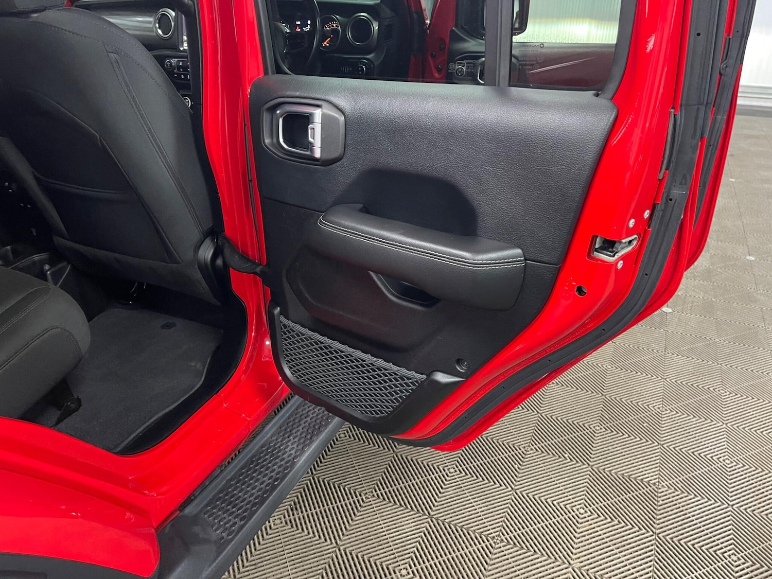 Used Jeep Wrangler 2019 for sale - 77612093: Photo 41