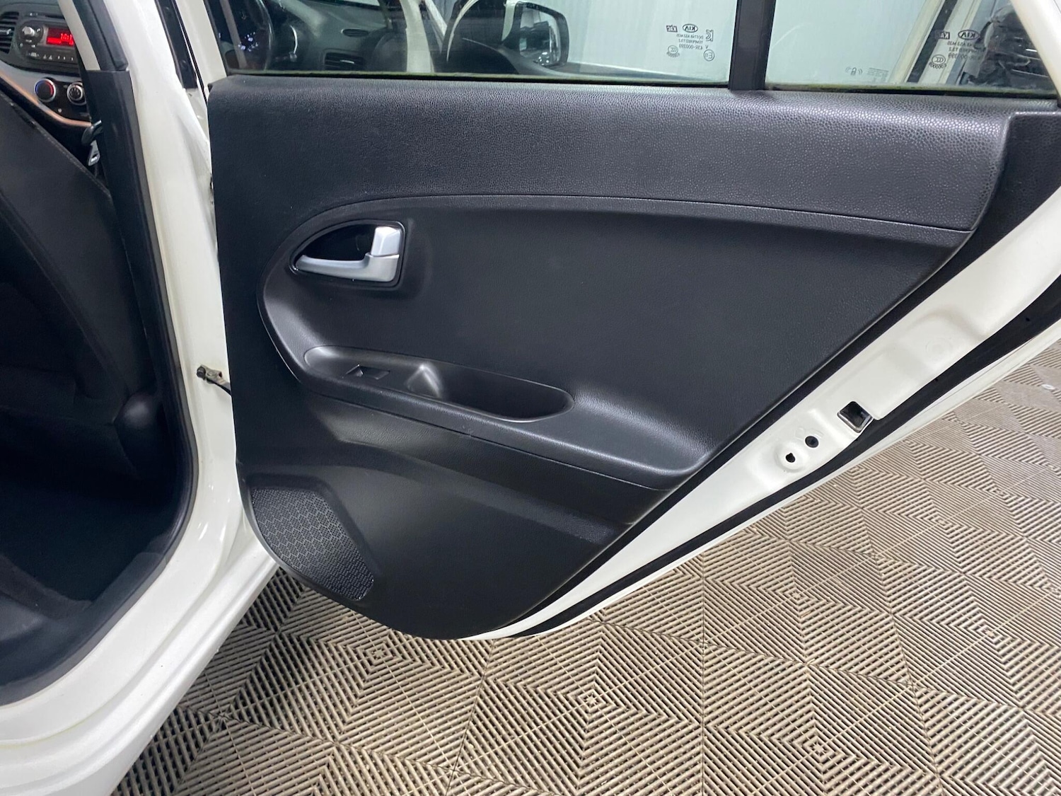 Used Kia Picanto 2015 for sale - 77291458: Photo 34