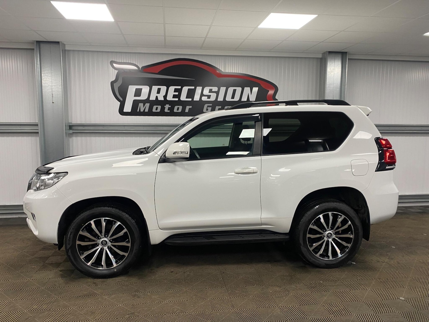 Used Toyota Land Cruiser 2023 for sale - 77040207: Photo 17