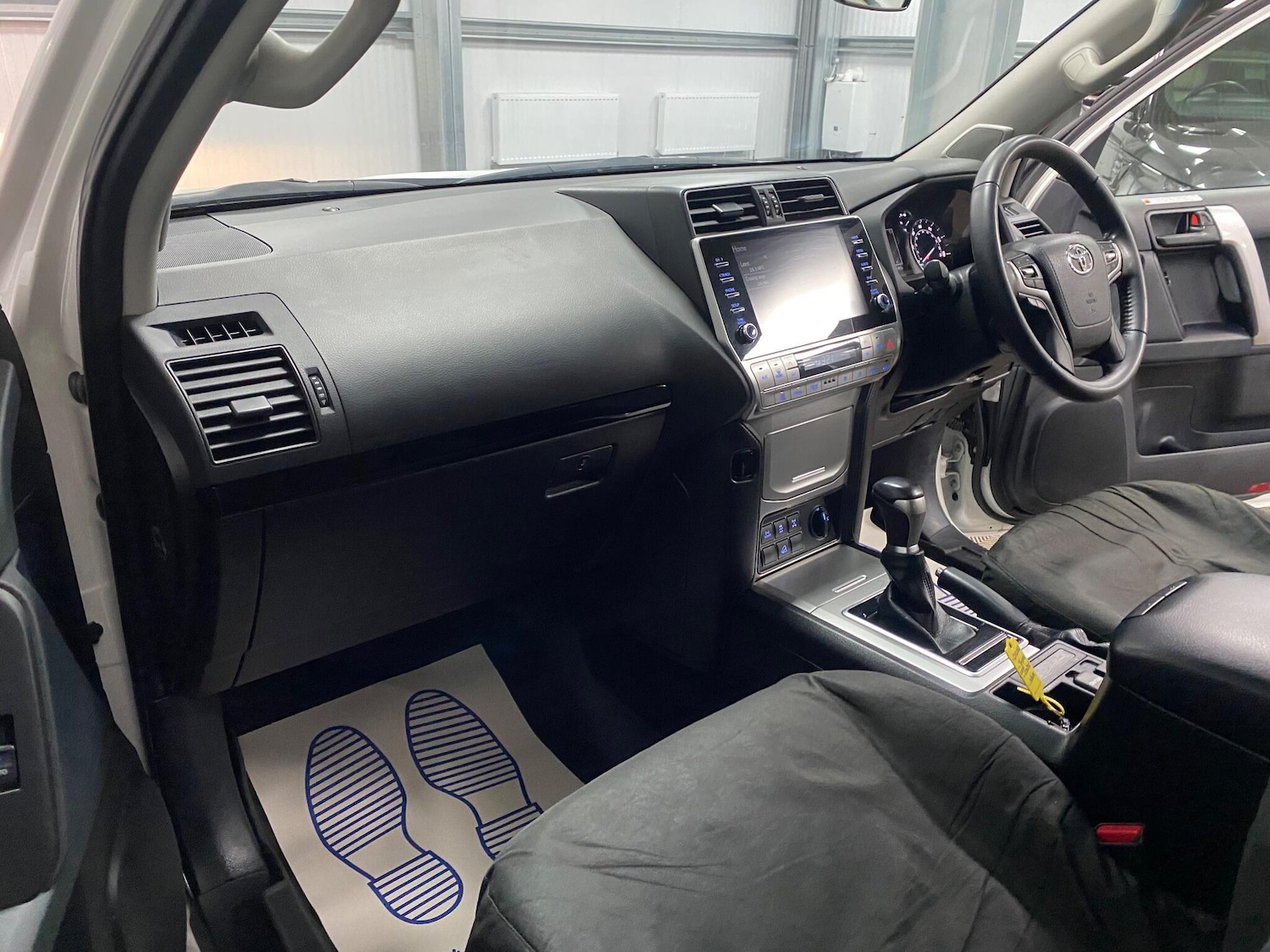 Used Toyota Land Cruiser 2023 for sale - 77040207: Photo 32