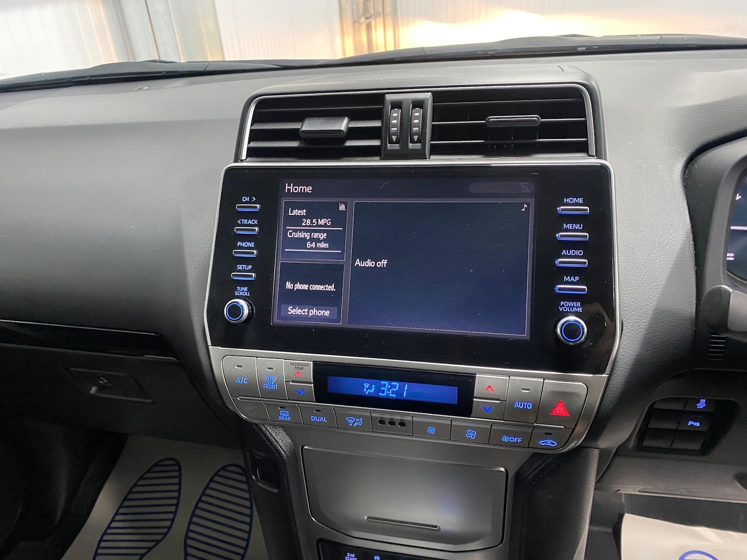 Used Toyota Land Cruiser 2023 for sale - 77040207: Photo 33