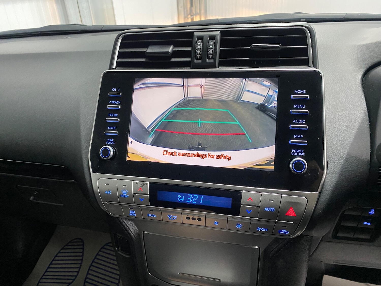 Used Toyota Land Cruiser 2023 for sale - 77040207: Photo 34