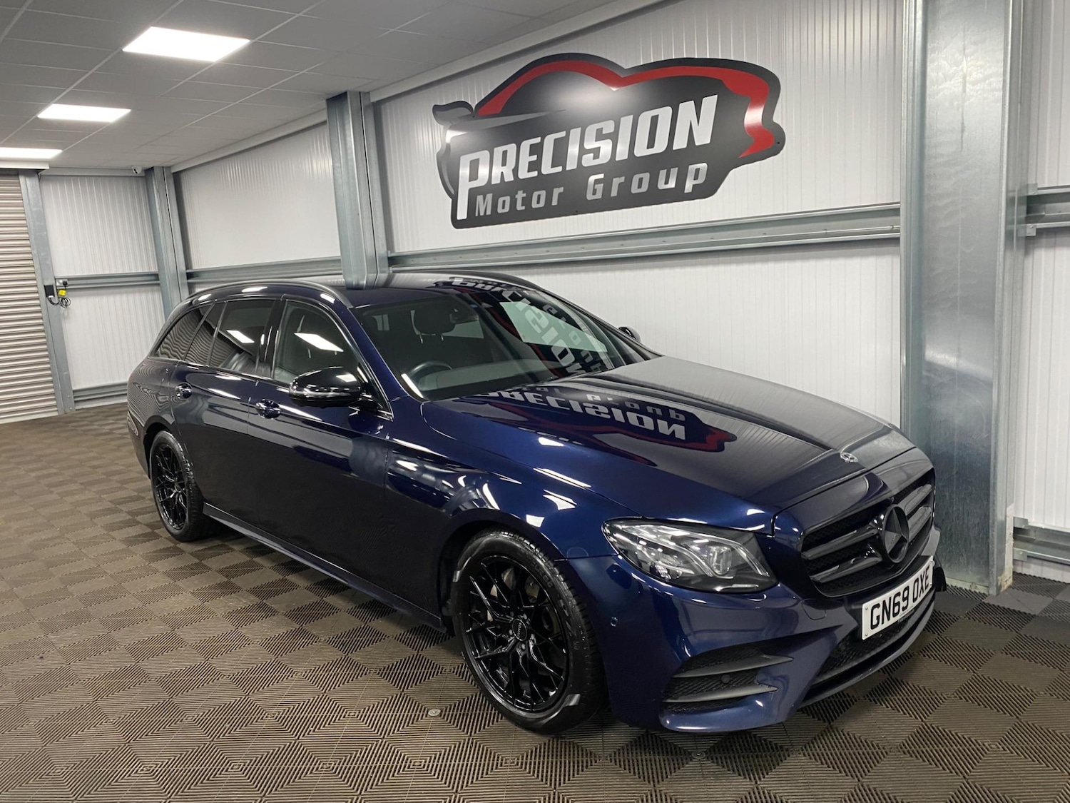 Used Mercedes-Benz E Class 2020 for sale - 76441352: Photo 2