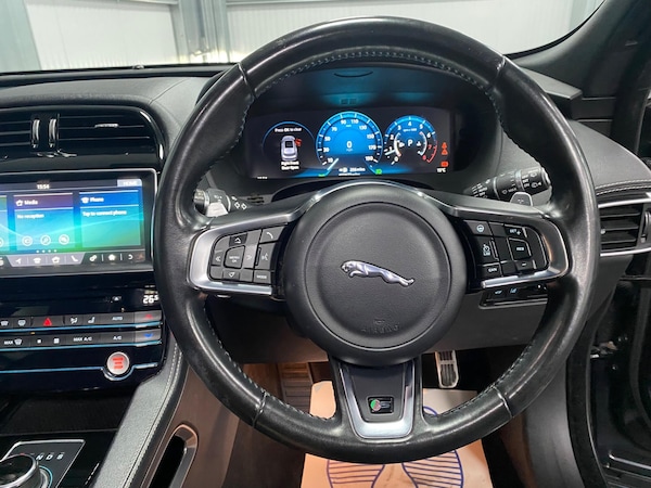 Used Jaguar F-Pace 2018 for sale - 76226480: Photo 33
