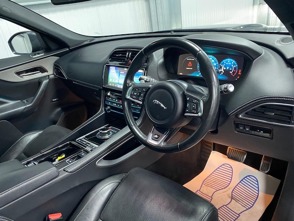 Used Jaguar F-Pace 2018 for sale - 76226480: Photo 34