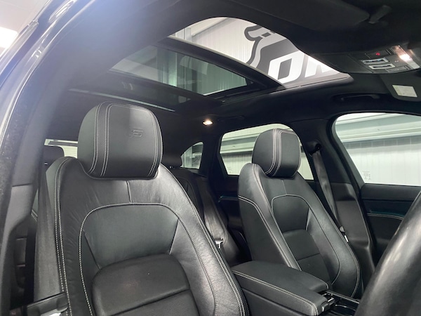 Used Jaguar F-Pace 2018 for sale - 76226480: Photo 35