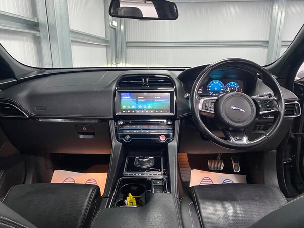 Used Jaguar F-Pace 2018 for sale - 76226480: Photo 36