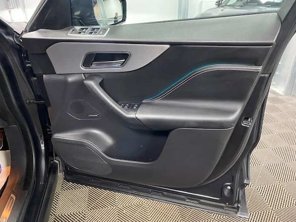 Used Jaguar F-Pace 2018 for sale - 76226480: Photo 51