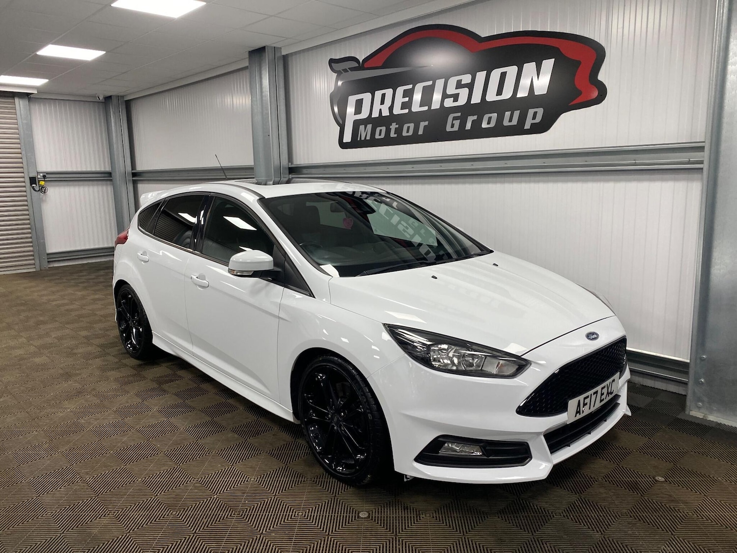 Used Ford Focus 2017 for sale - 76935910: Photo 1