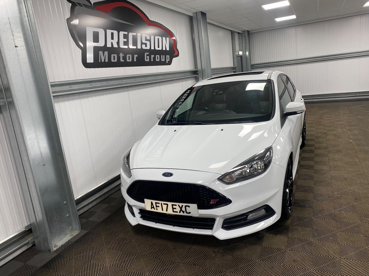 Used Ford Focus 2017 for sale - 76935910: Photo 10