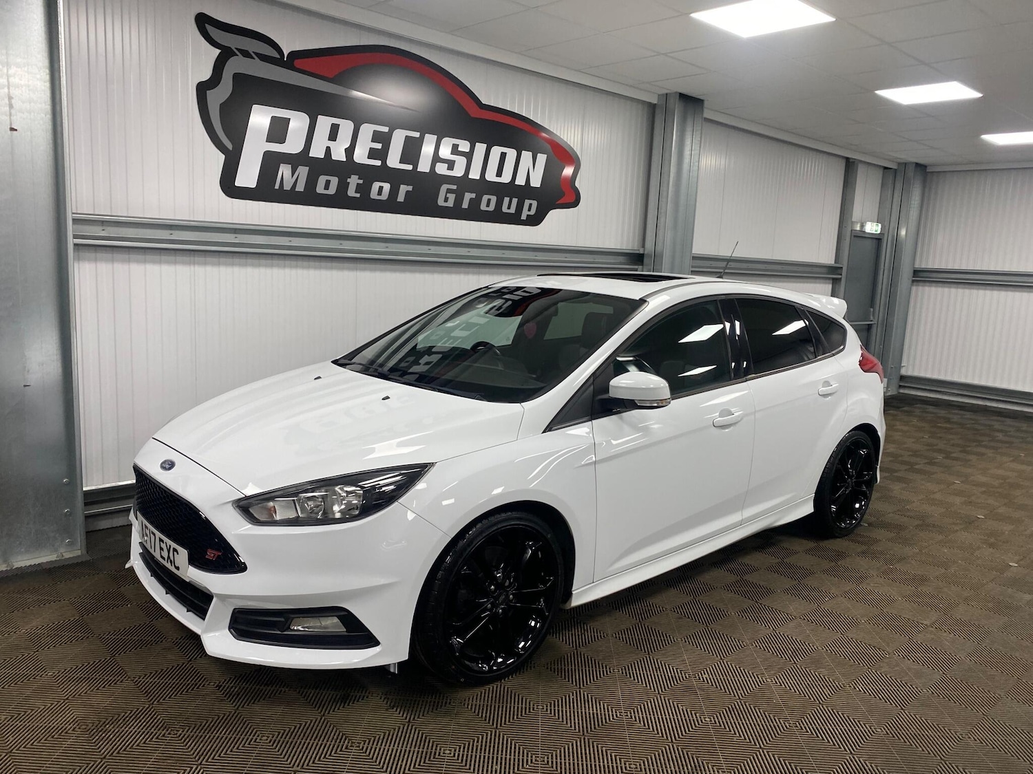 Used Ford Focus 2017 for sale - 76935910: Photo 7
