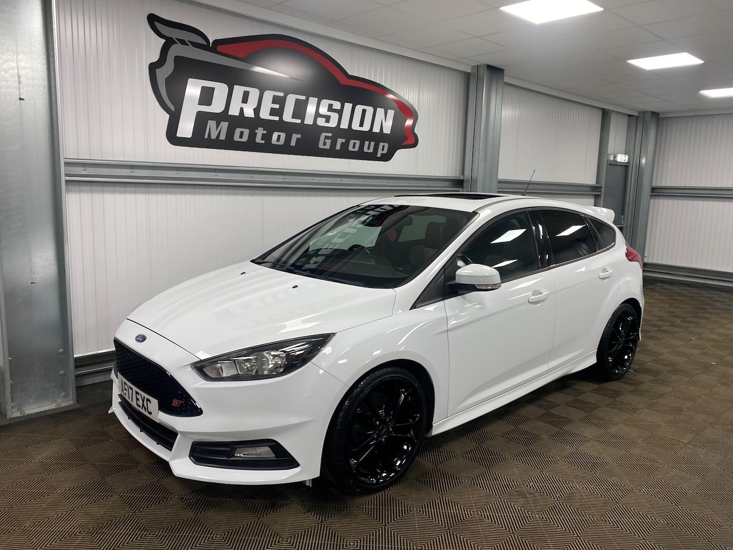 Used Ford Focus 2017 for sale - 76935910: Photo 8