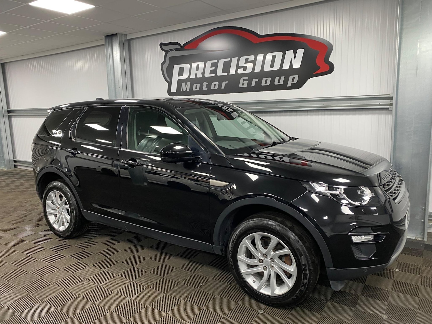 Used Land Rover Discovery Sport 2017 for sale - 76632854: Photo 8