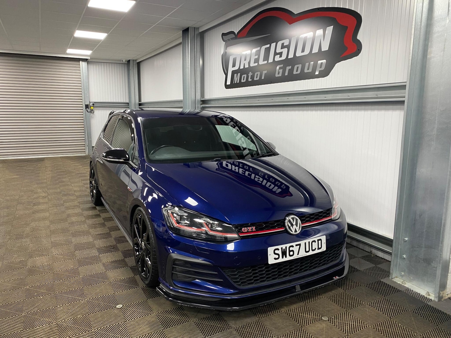 Used Volkswagen Golf 2017 for sale - 77291731: Photo 2