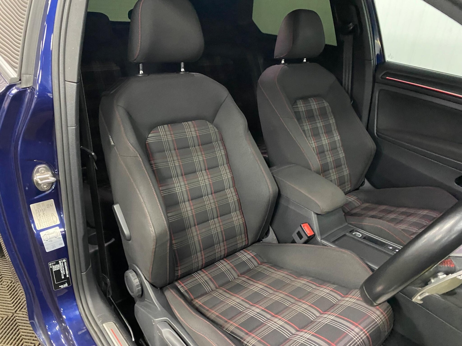 Used Volkswagen Golf 2017 for sale - 77291731: Photo 29