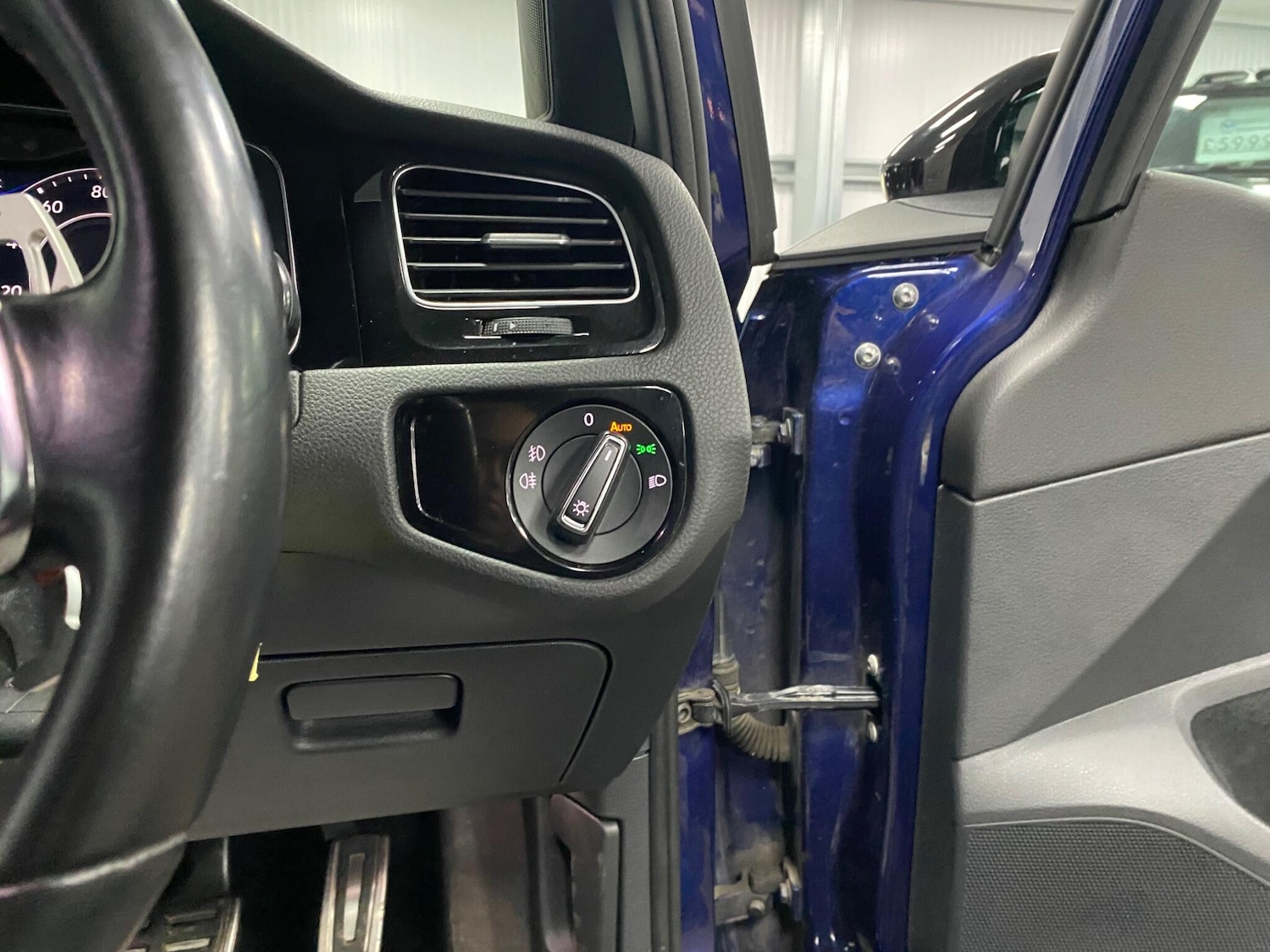 Used Volkswagen Golf 2017 for sale - 77291731: Photo 32