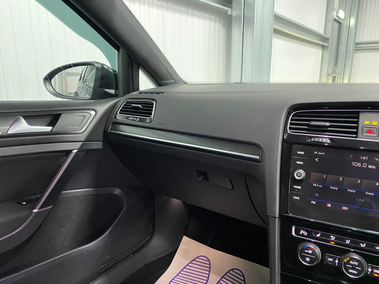 Used Volkswagen Golf 2017 for sale - 77291731: Photo 37