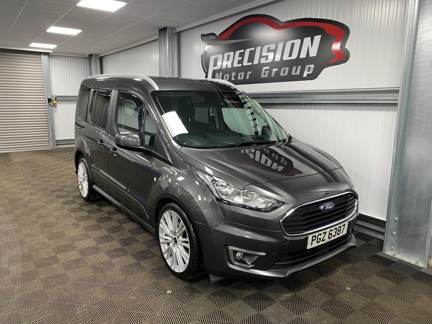 Used Ford Tourneo Connect 2020 for sale - 76360131: Photo 1