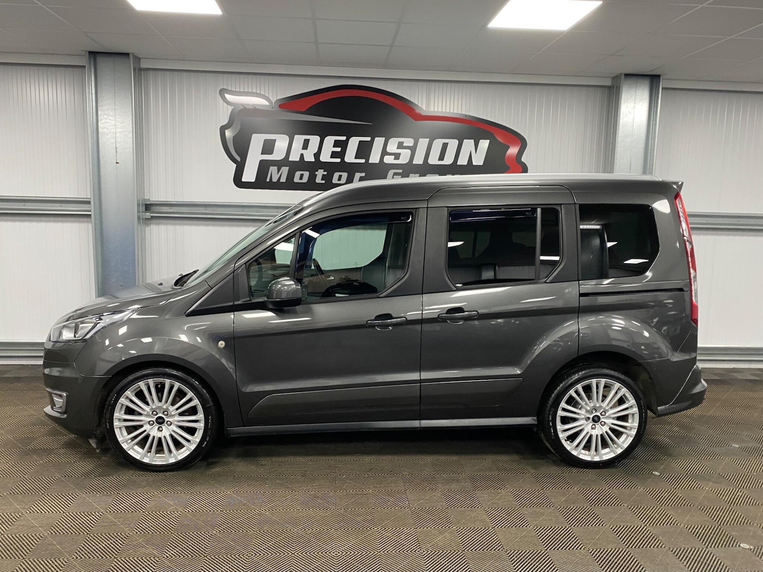 Used Ford Tourneo Connect 2020 for sale - 76360131: Photo 16