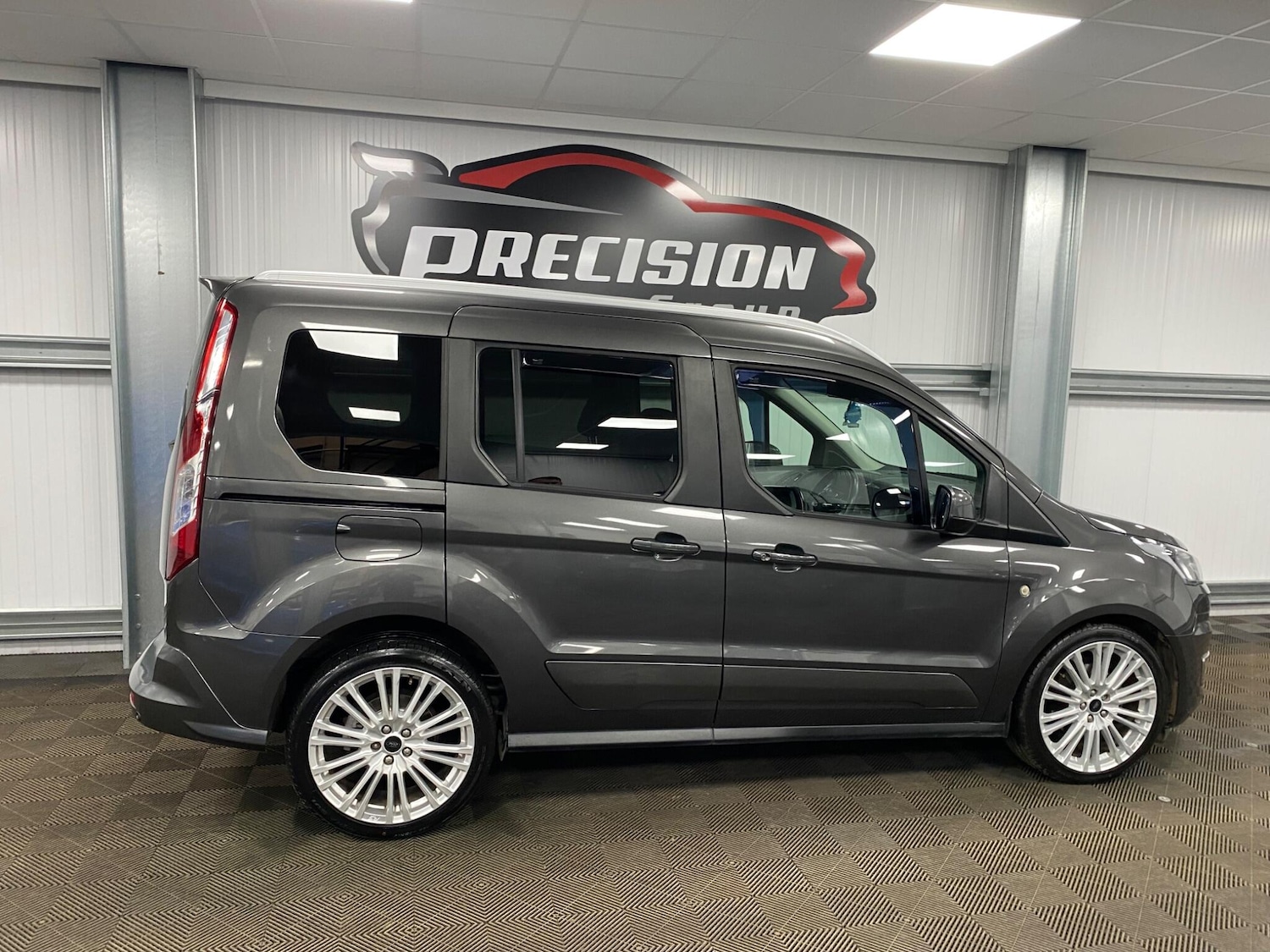 Used Ford Tourneo Connect 2020 for sale - 76360131: Photo 26