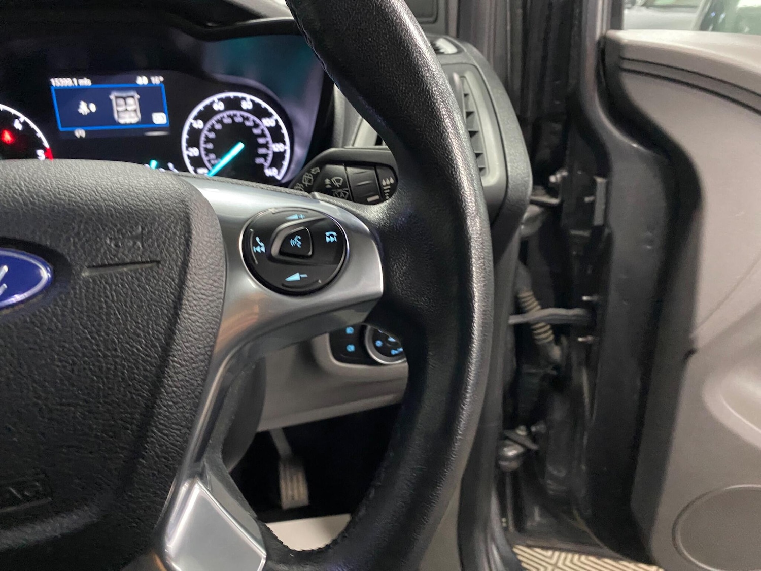 Used Ford Tourneo Connect 2020 for sale - 76360131: Photo 39