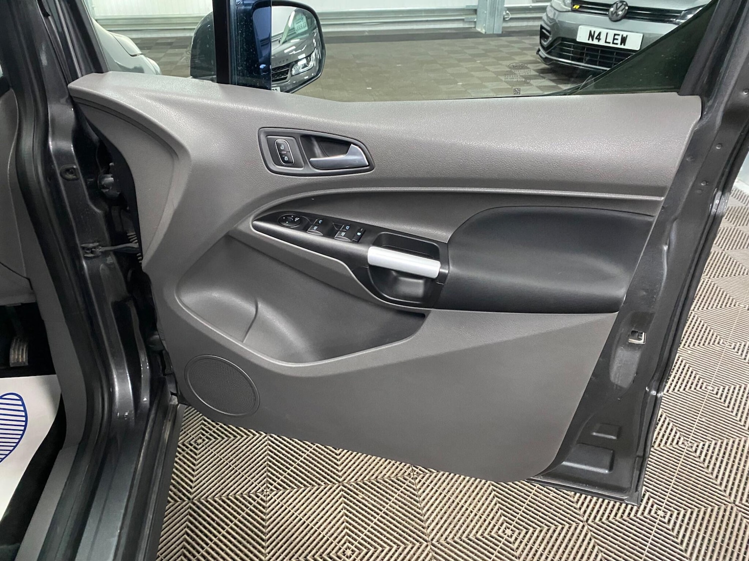 Used Ford Tourneo Connect 2020 for sale - 76360131: Photo 45