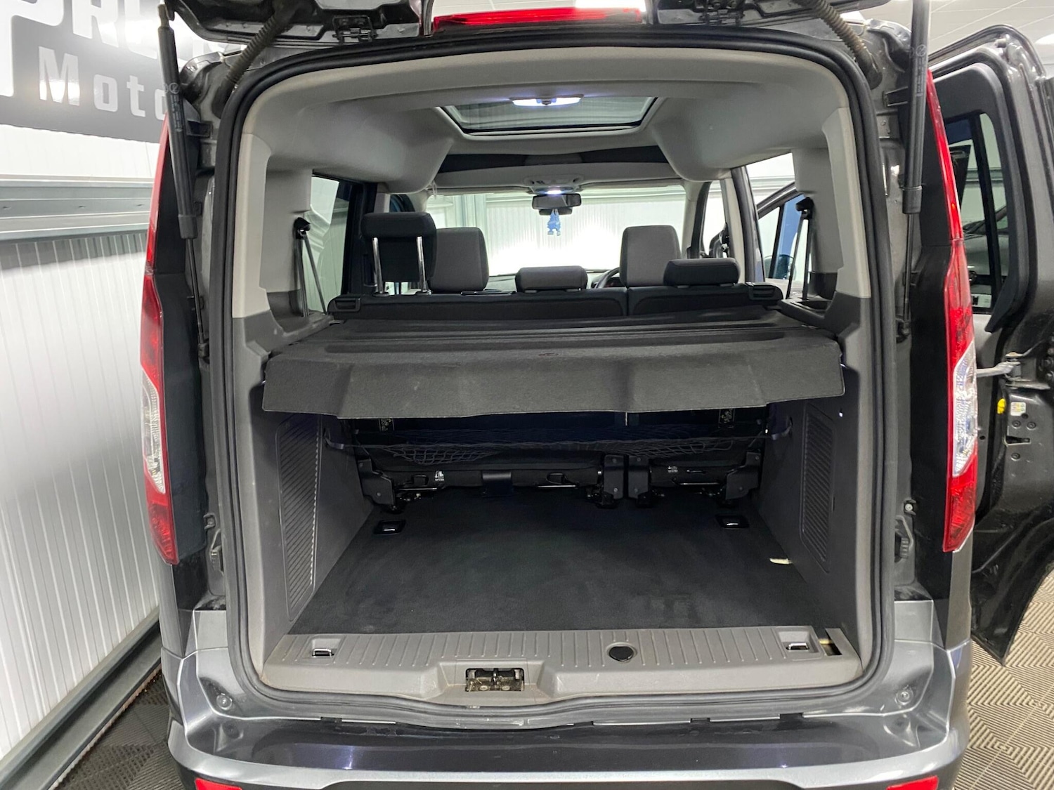 Used Ford Tourneo Connect 2020 for sale - 76360131: Photo 47