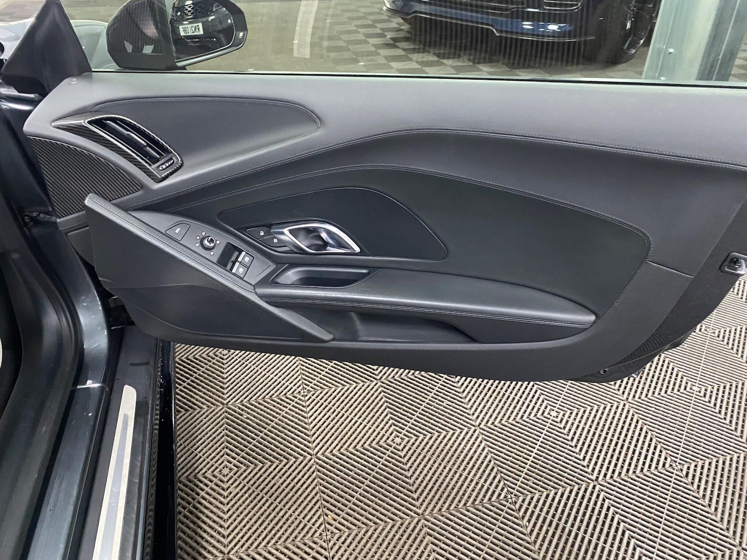 Used Audi R8 2015 for sale - 76592350: Photo 40