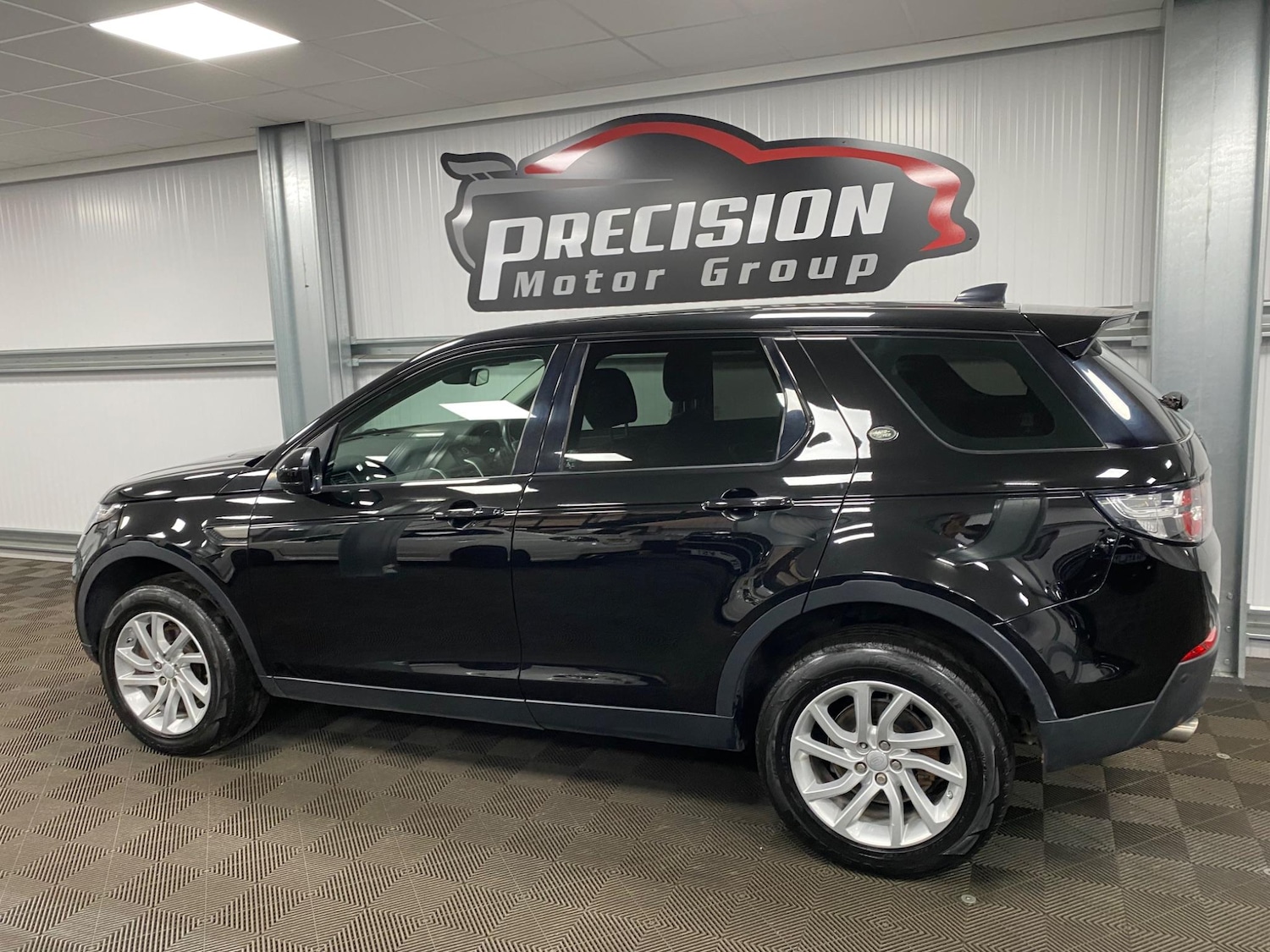 Used Land Rover Discovery Sport 2017 for sale - 76987954: Photo 7