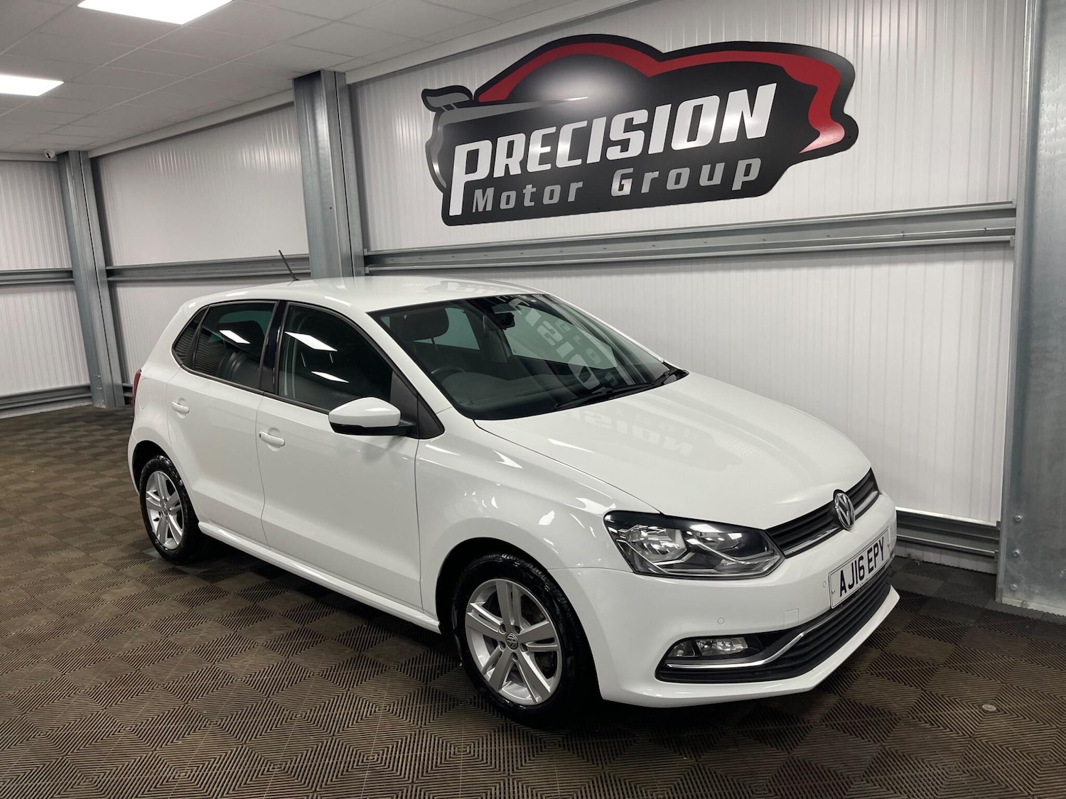 Used Volkswagen Polo 2016 for sale - 77574783: Photo 2