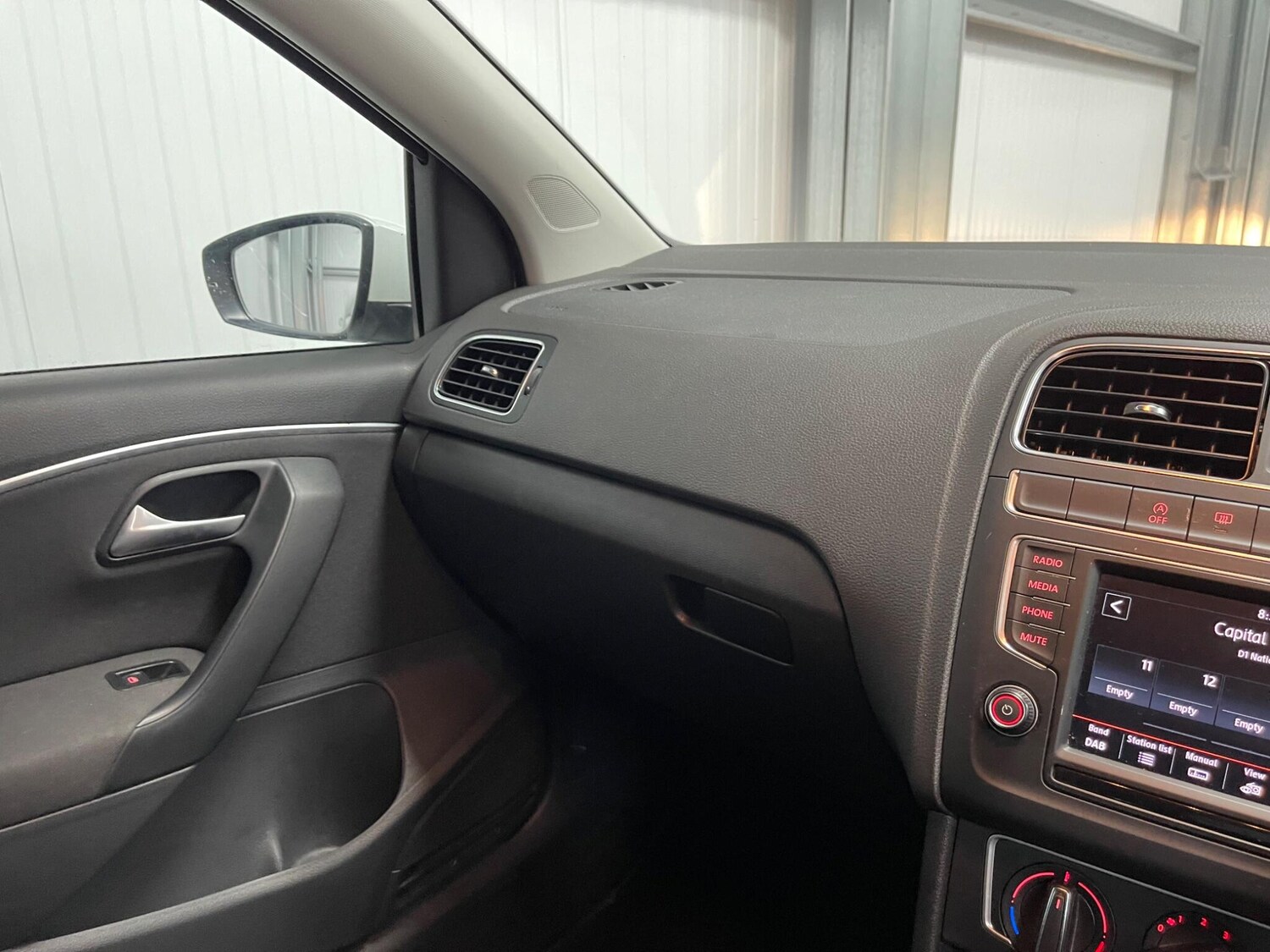 Used Volkswagen Polo 2016 for sale - 77574783: Photo 34