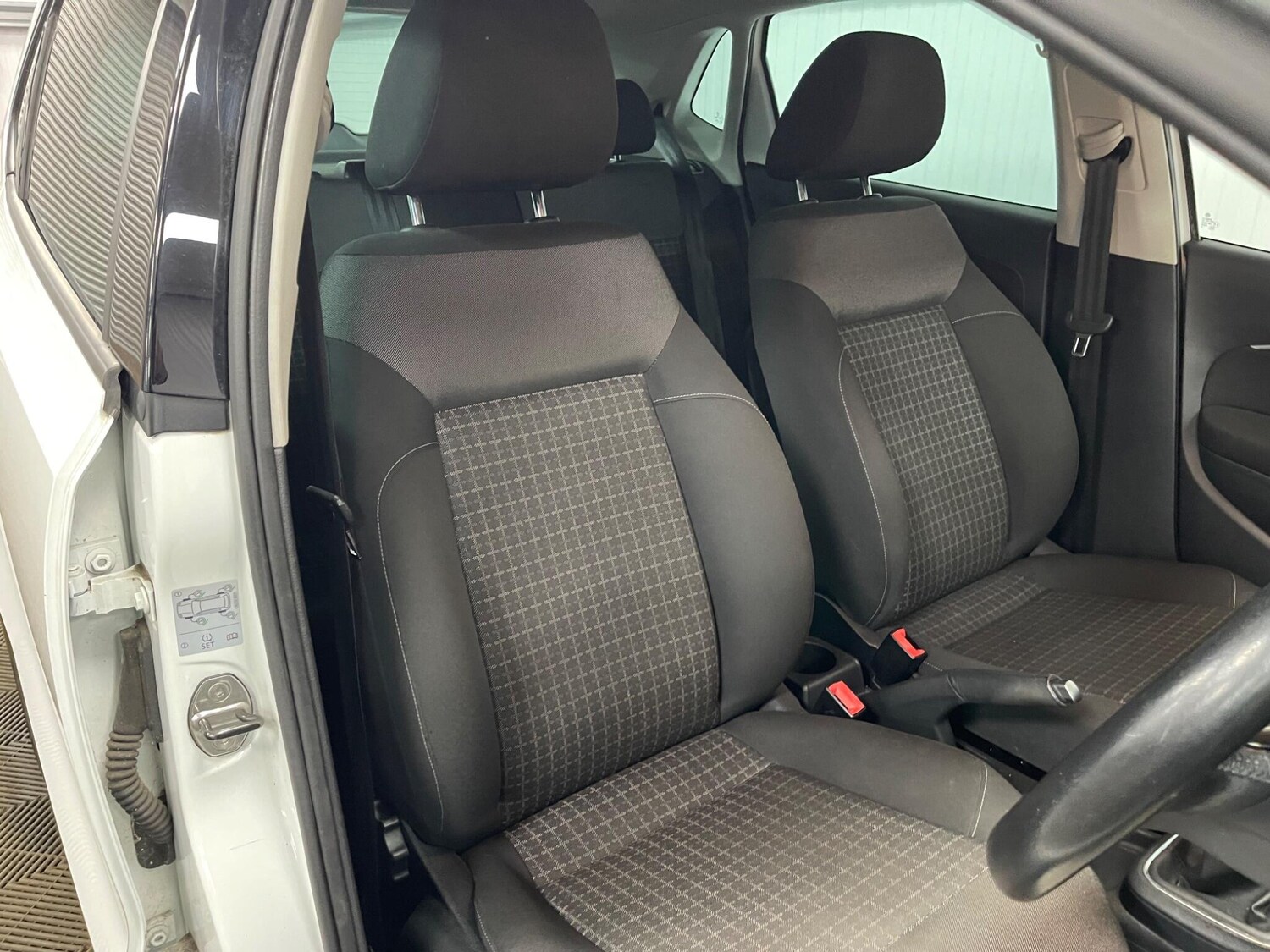 Used Volkswagen Polo 2016 for sale - 77574783: Photo 35