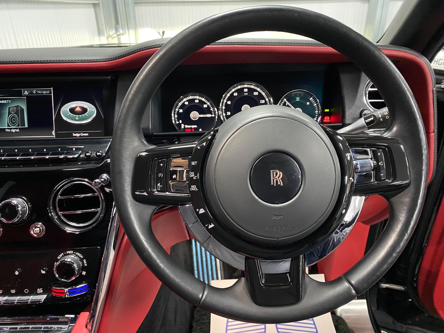 Used Rolls-Royce Cullinan 2022 for sale - 76926868: Photo 32