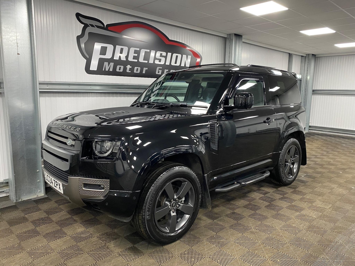 Used Land Rover Defender 2024 for sale - 77163027: Photo 10