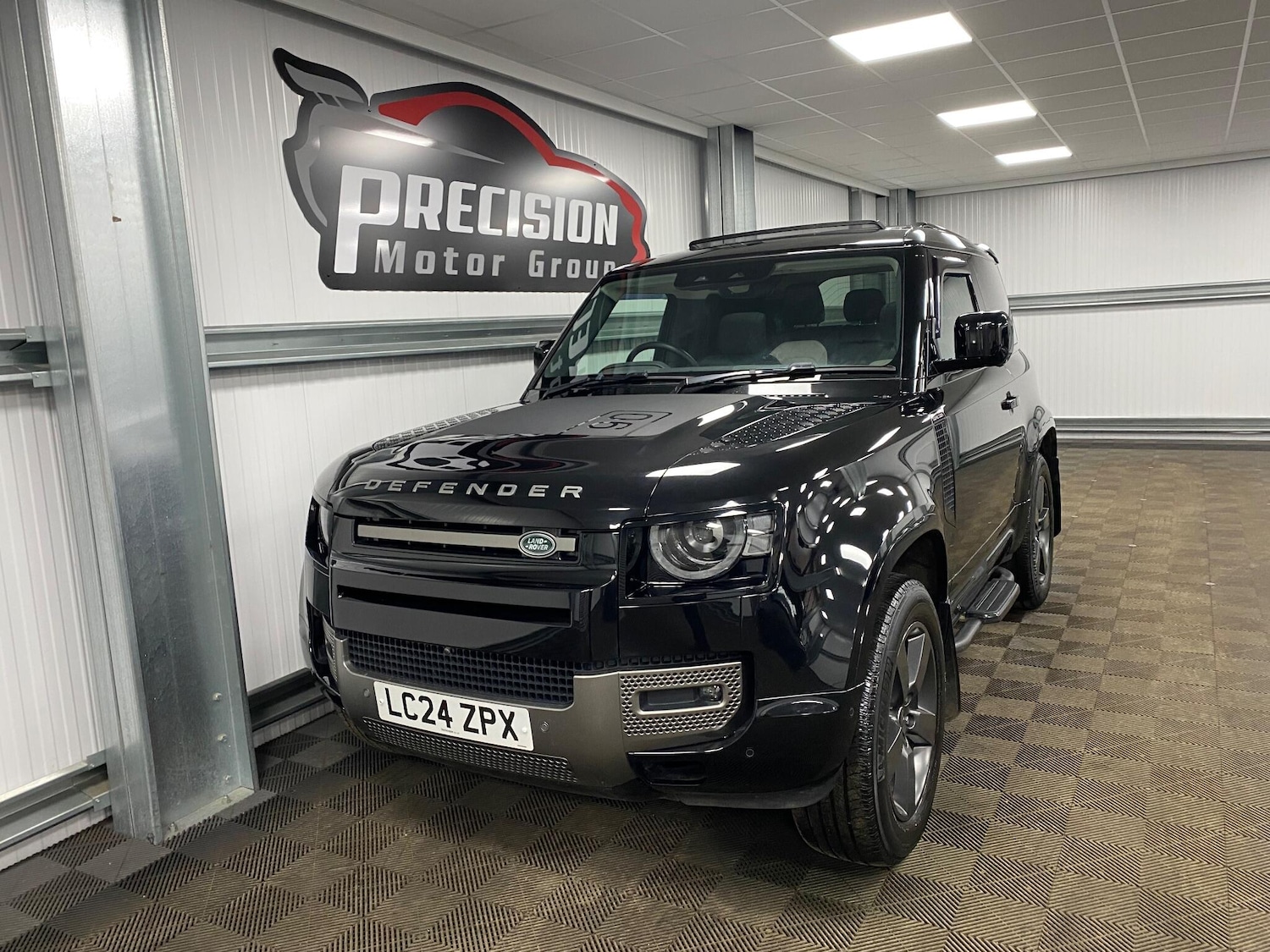 Used Land Rover Defender 2024 for sale - 77163027: Photo 14